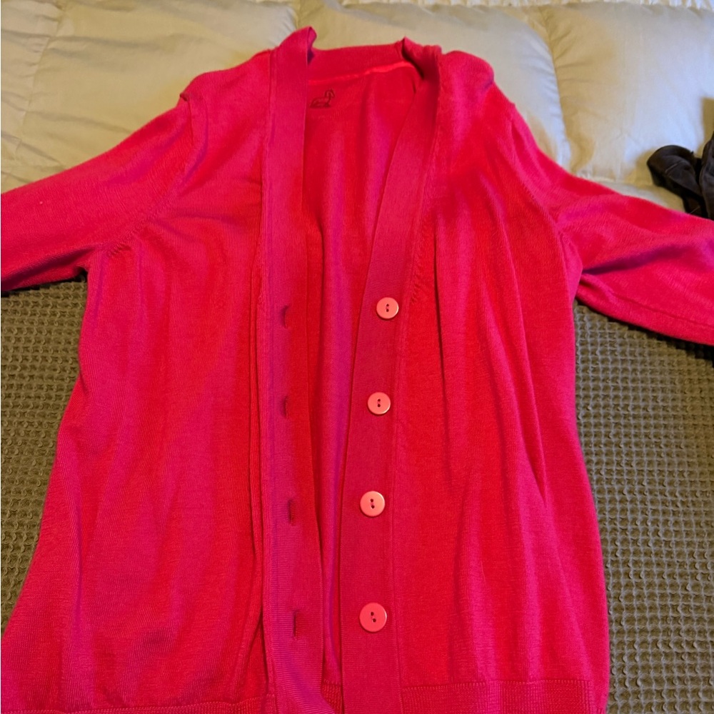 Extra large Gia sweater in EUC never worn.. don’t really like the color on me